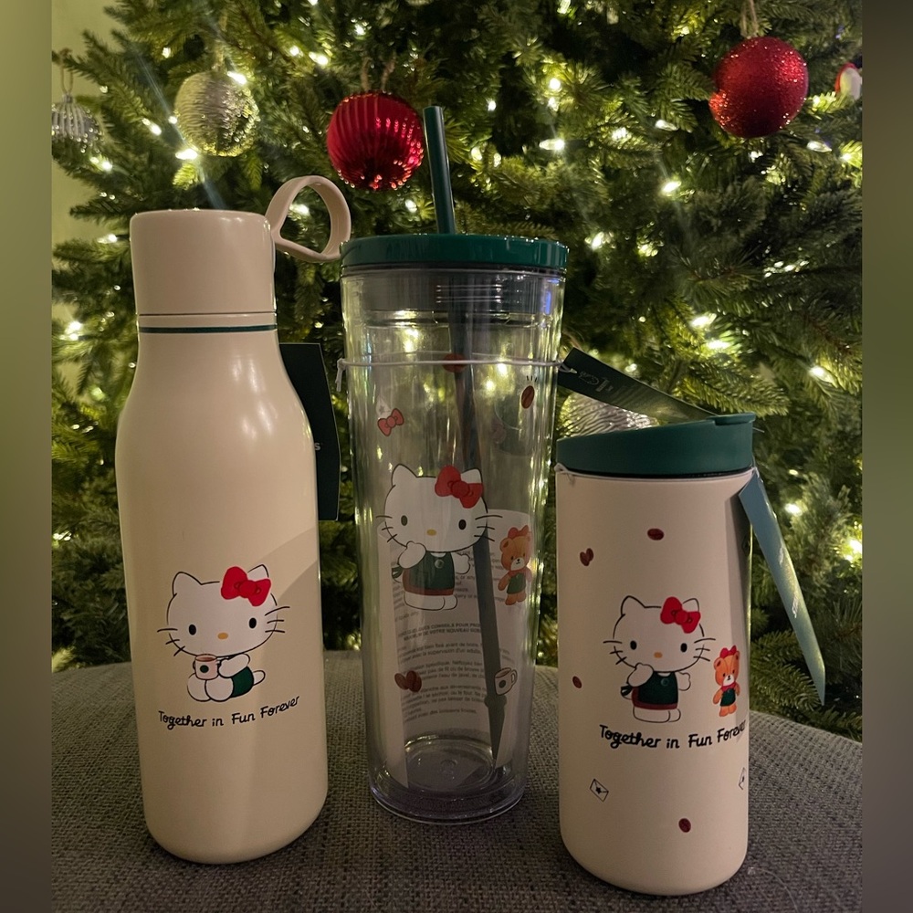 Hello Kitty x Starbucks tumbler bundle